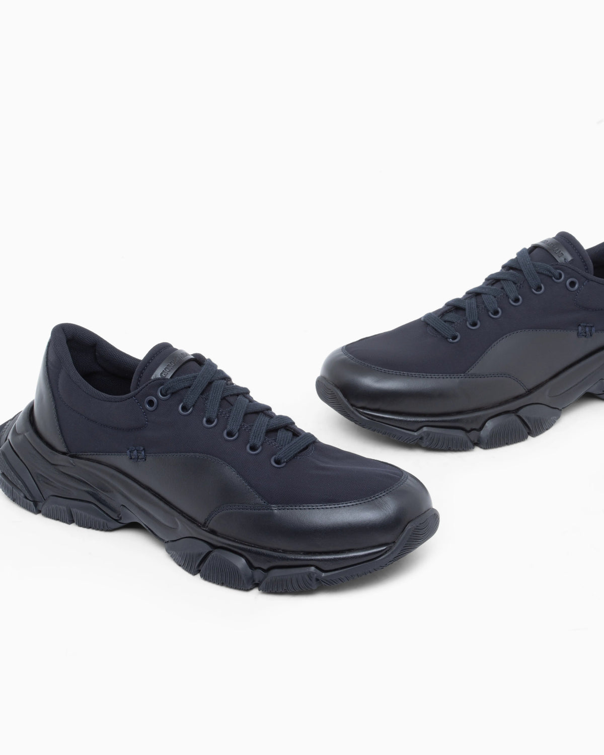 Sneaker in nylon and leather with rubber sole