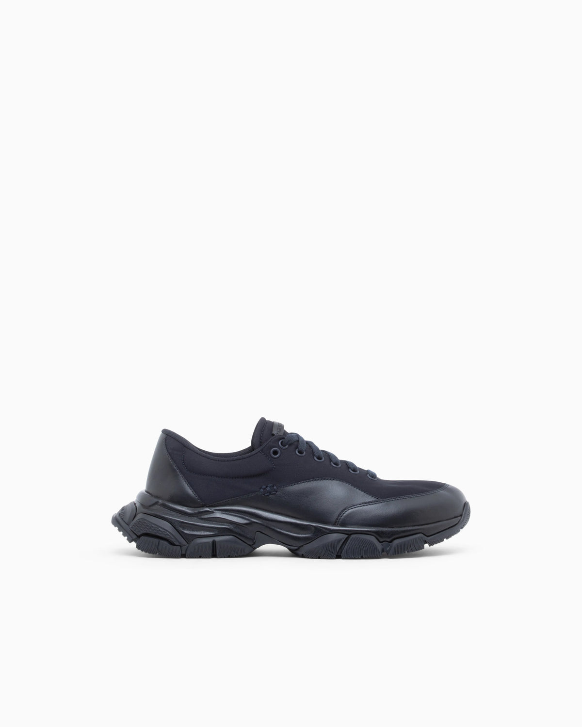 Sneaker in nylon and leather with rubber sole