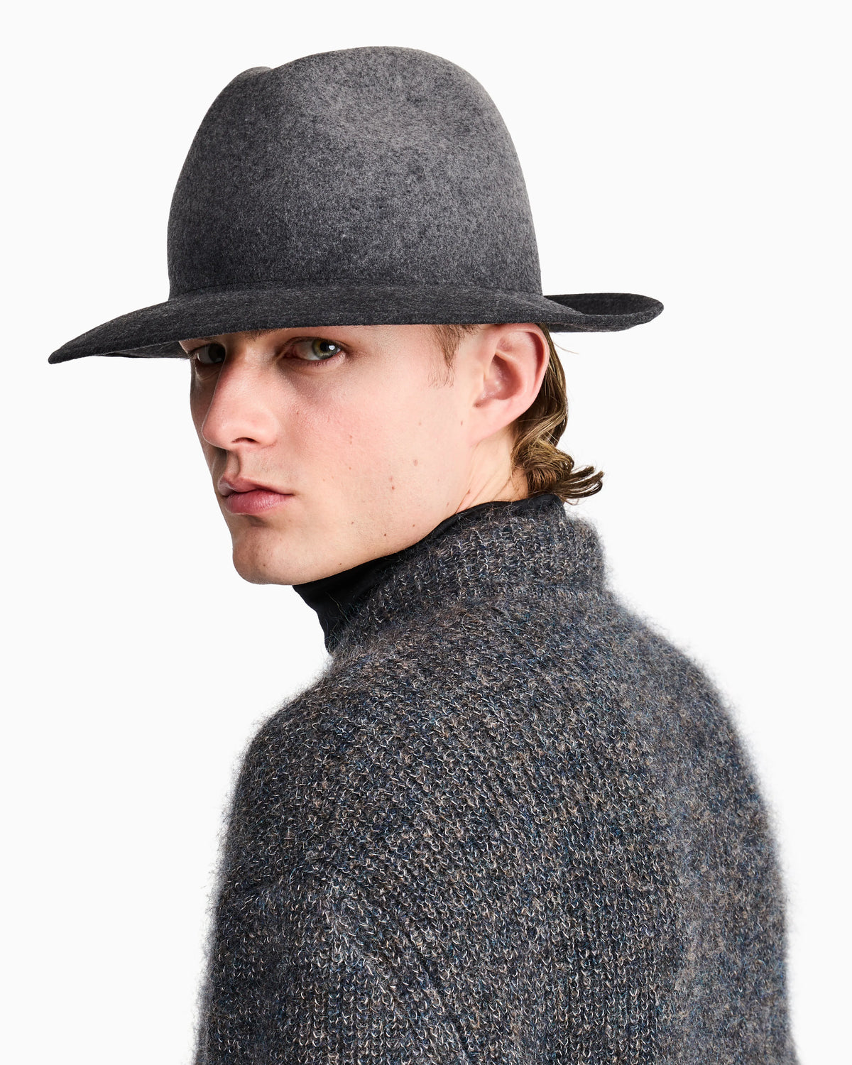 Classic hat in virgin wool