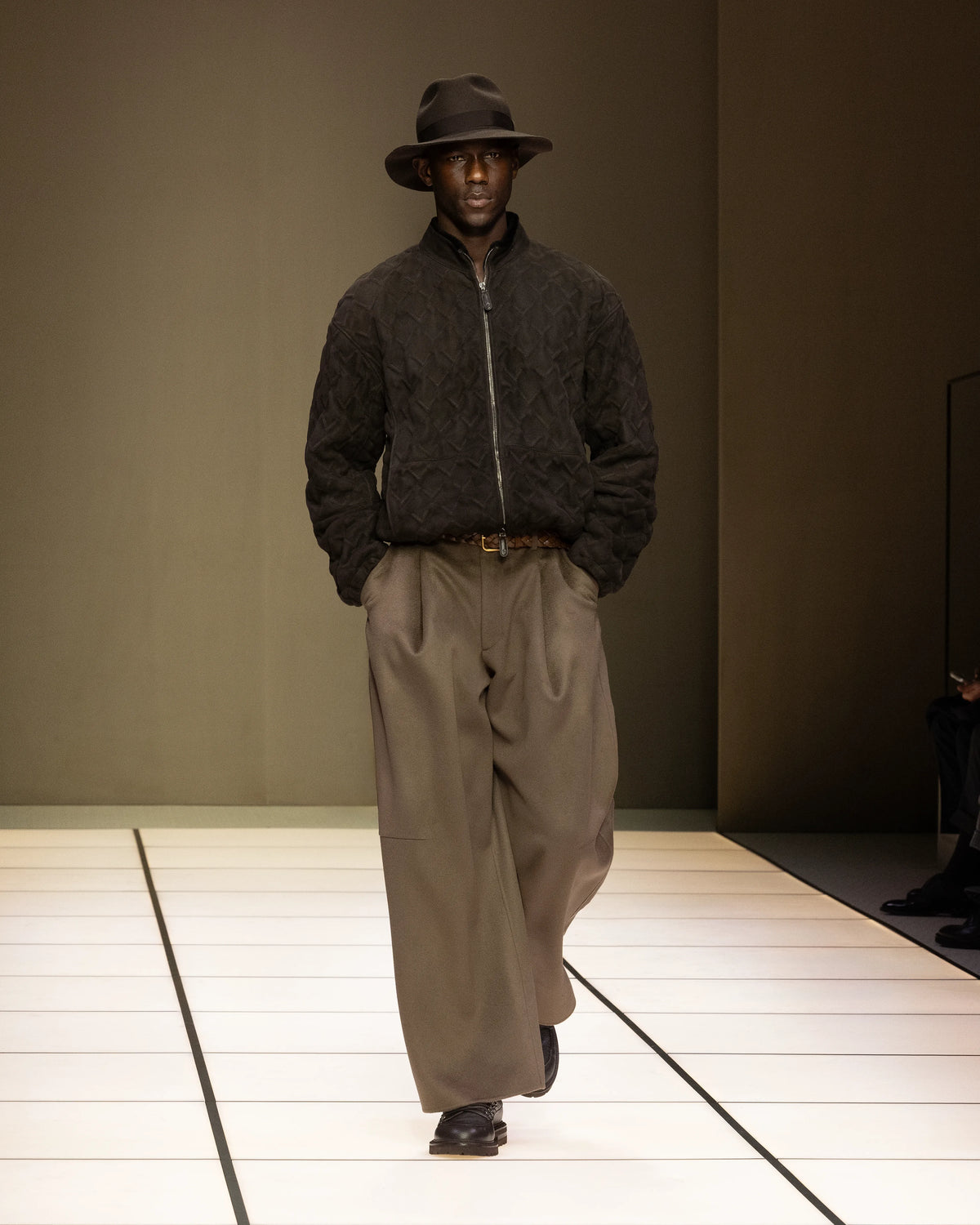 Classic felt hat in virgin wool with an acrylic sweatband