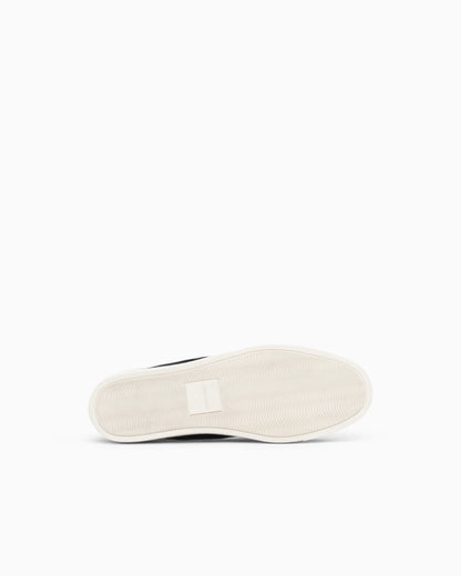 Loafer in suede with a leather lining and rubber sole