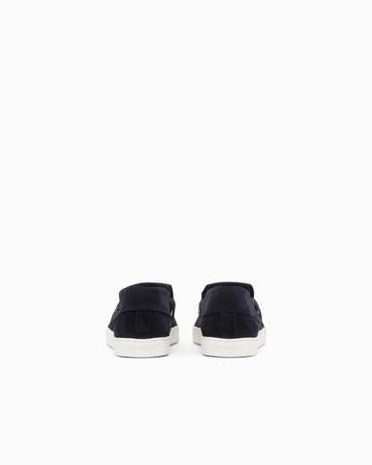 Loafer in suede with a leather lining and rubber sole