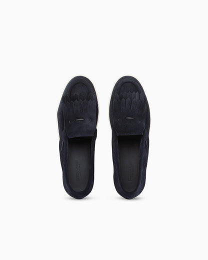 Loafer in suede with a leather lining and rubber sole