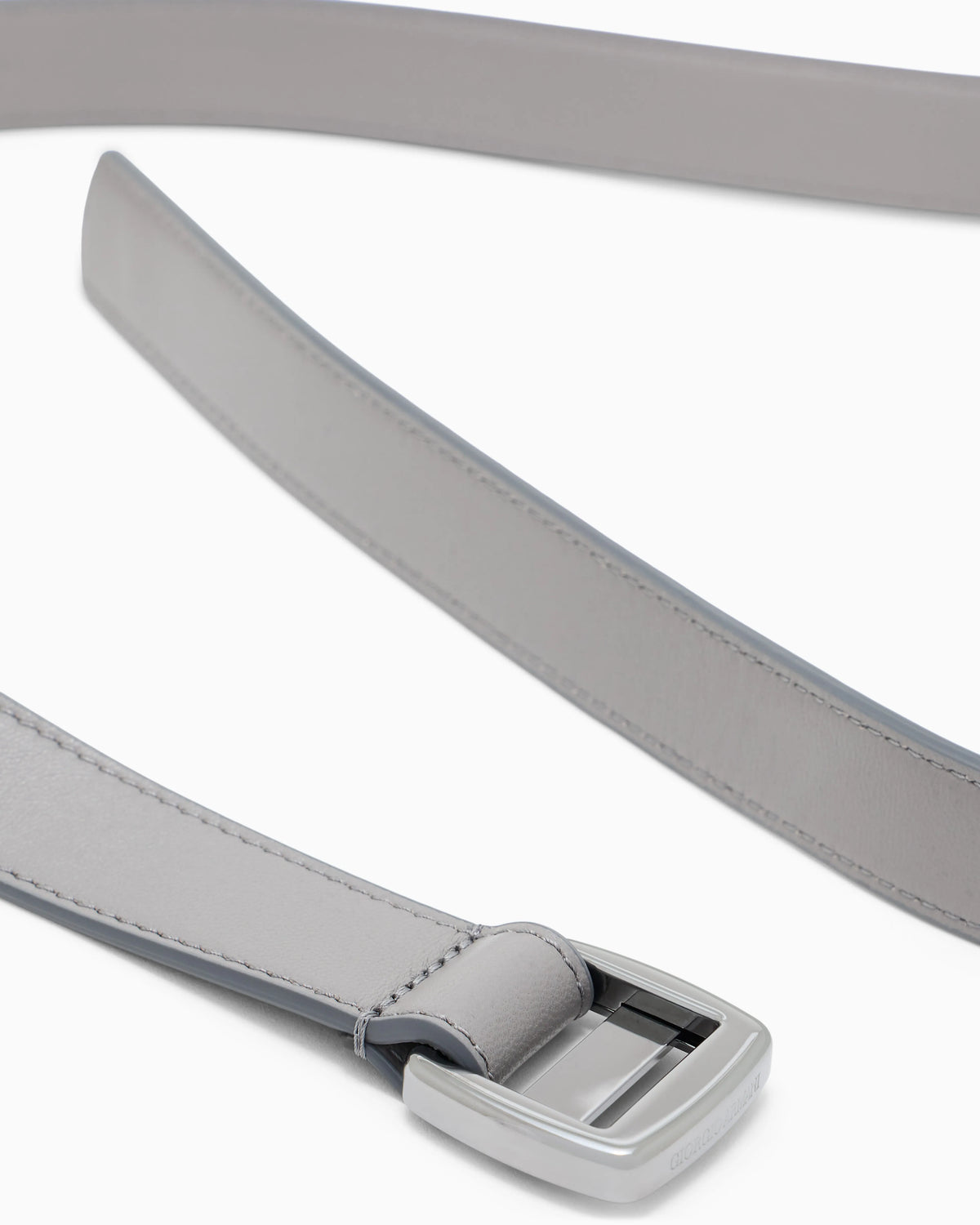 Smooth leather belt with a double rectangular metal loop