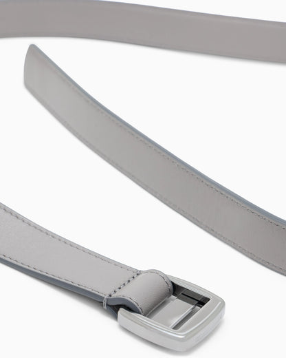 Smooth leather belt with a double rectangular metal loop