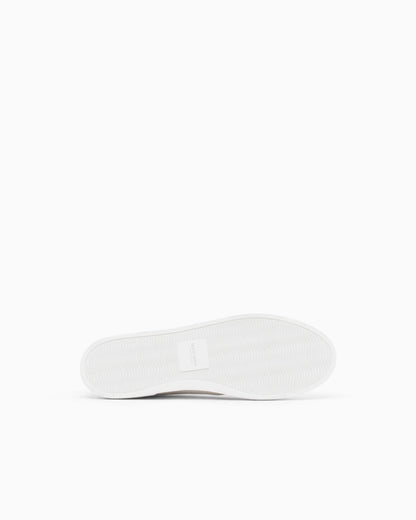 Sneaker in leather with a rubber sole