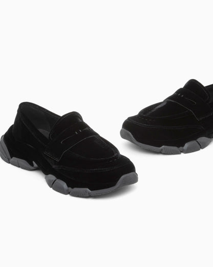 Slipper in velvet with a leather lining and rubber sole