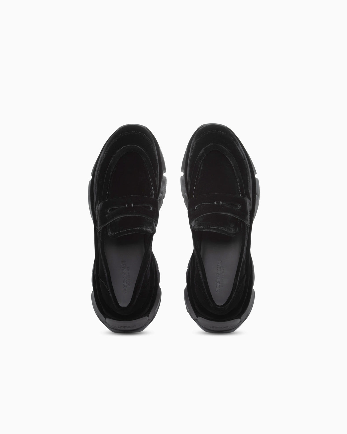 Slipper in velvet with a leather lining and rubber sole