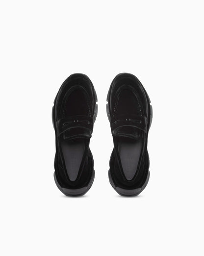 Slipper in velvet with a leather lining and rubber sole