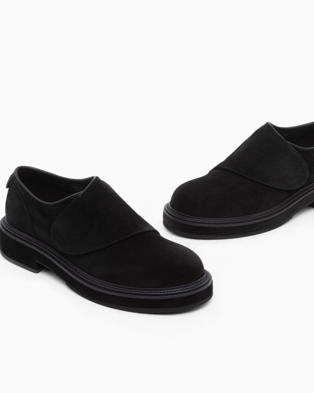 Slippers in suede with leather lining and rubber sole
