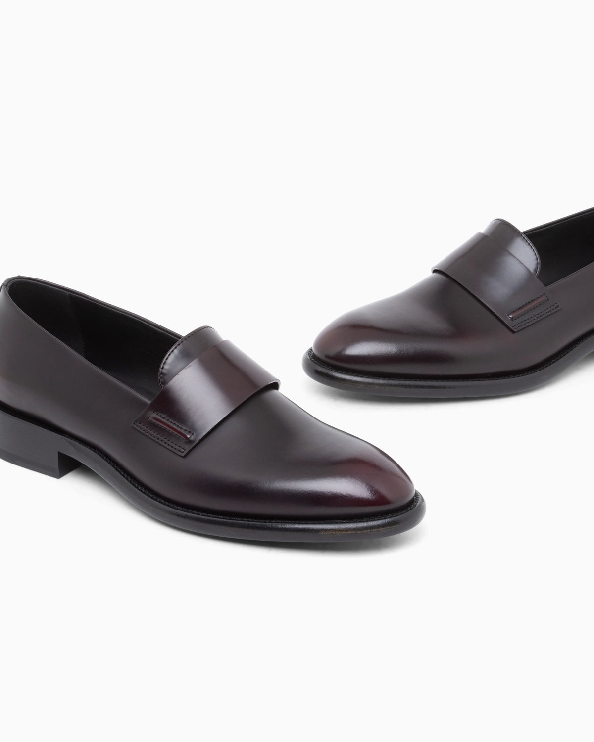 Slippers in brushed leather with a leather sole