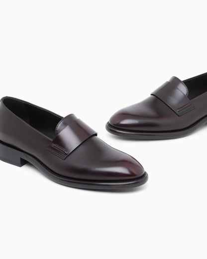 Slippers in brushed leather with a leather sole