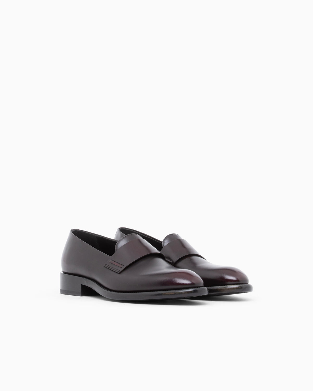 Slippers in brushed leather with a leather sole