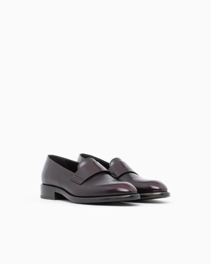 Slippers in brushed leather with a leather sole