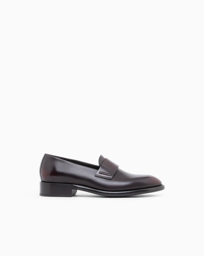Slippers in brushed leather with a leather sole
