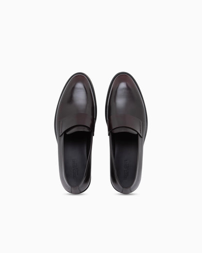 Slippers in brushed leather with a leather sole