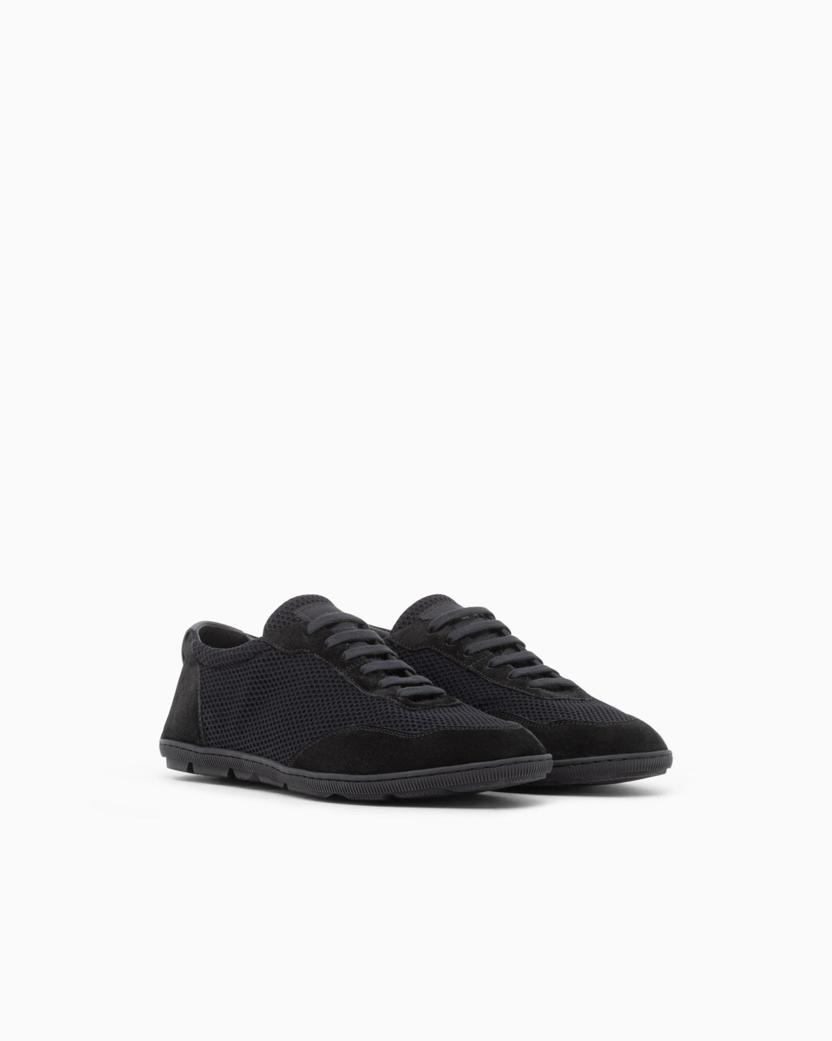 Sneakers in suede and mesh with leather and a rubber sole