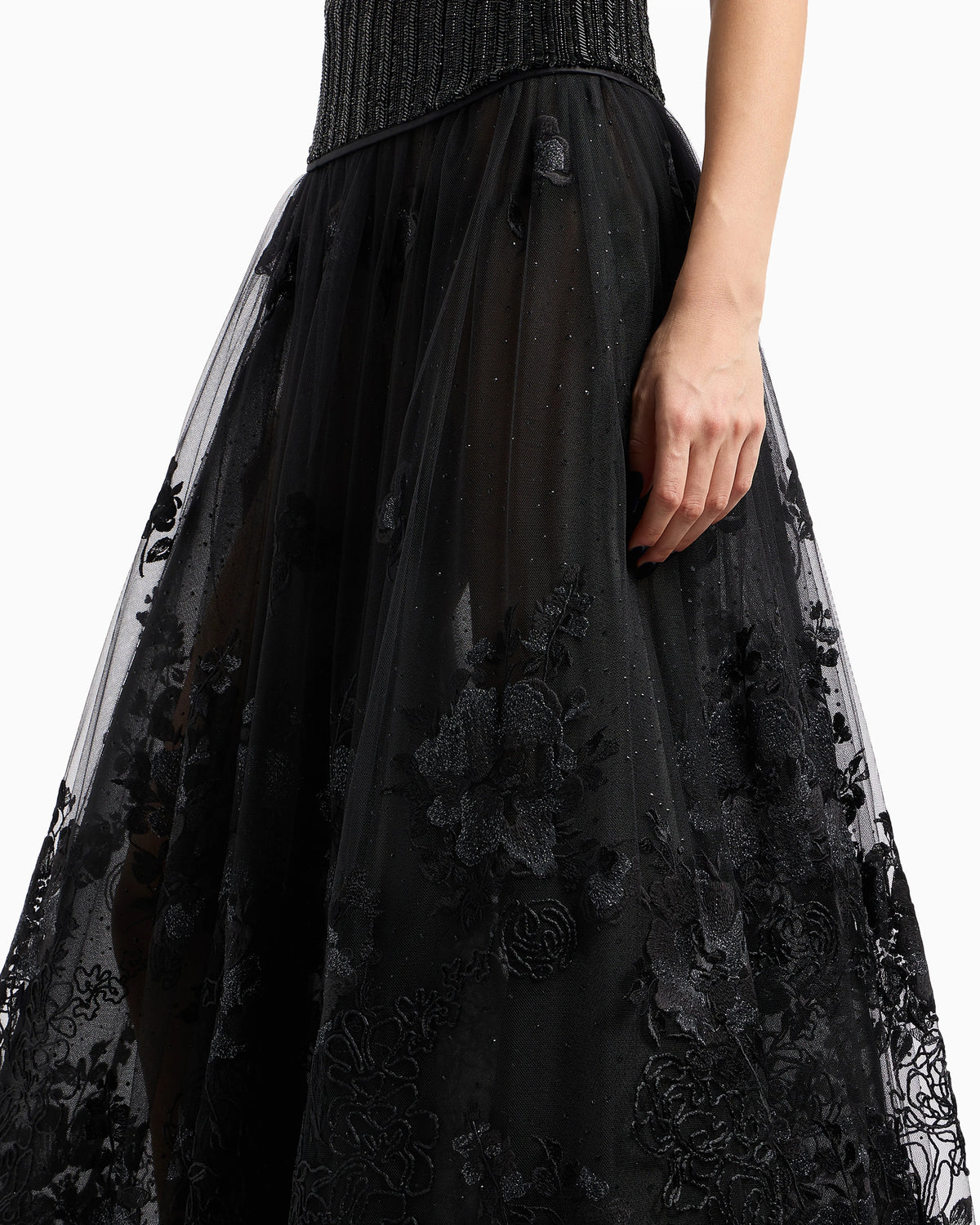 Long skirt in tulle and embroidered lace