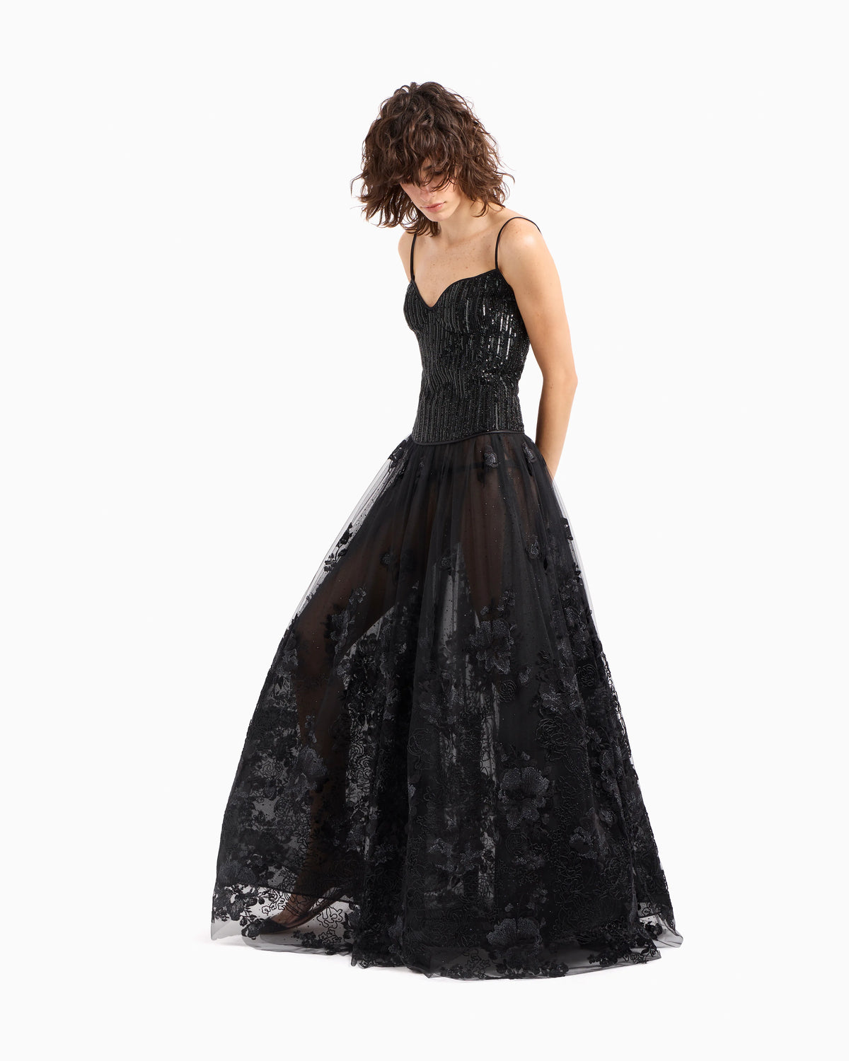 Long skirt in tulle and embroidered lace
