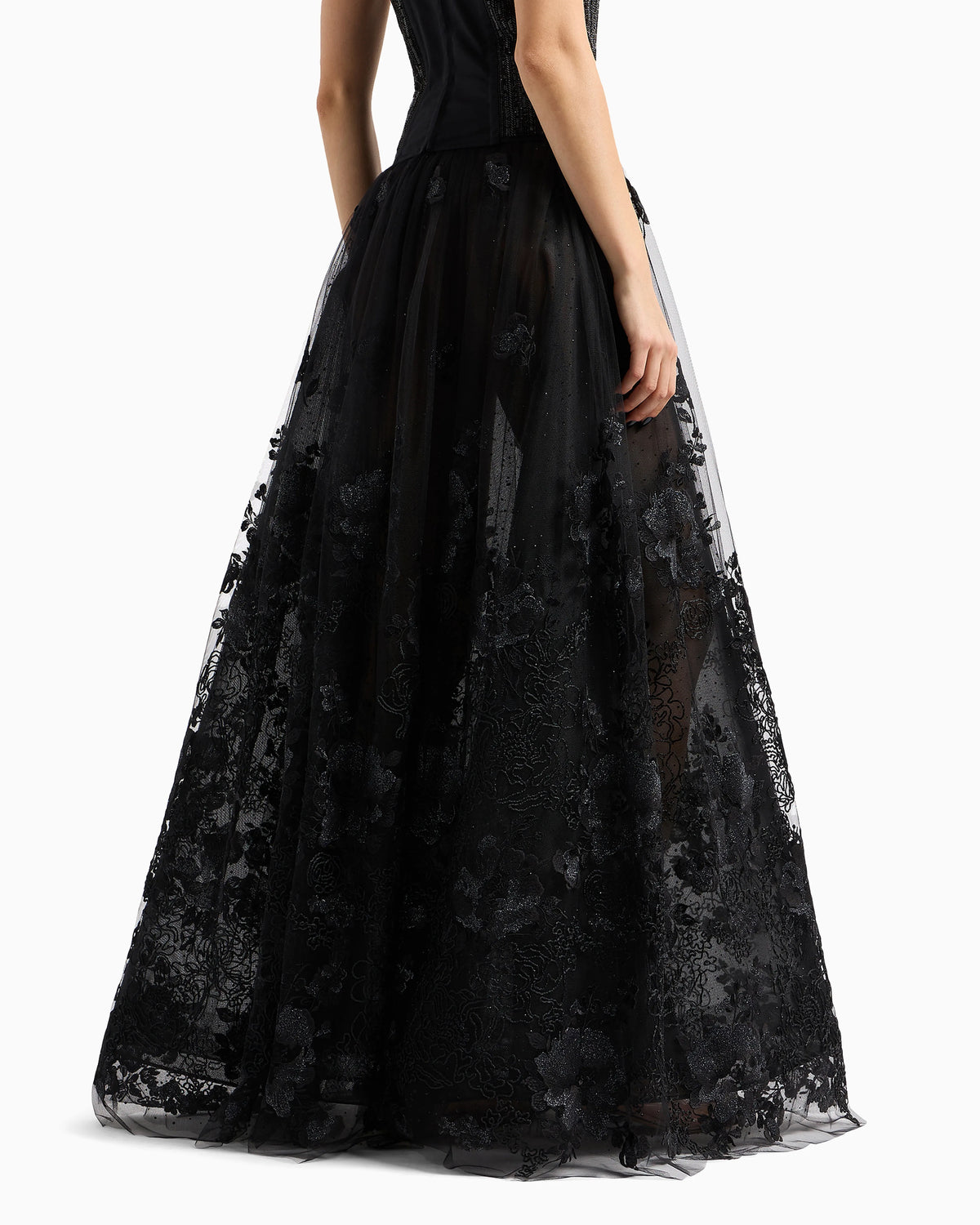 Long skirt in tulle and embroidered lace