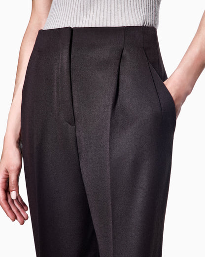 Single-darted wool trousers