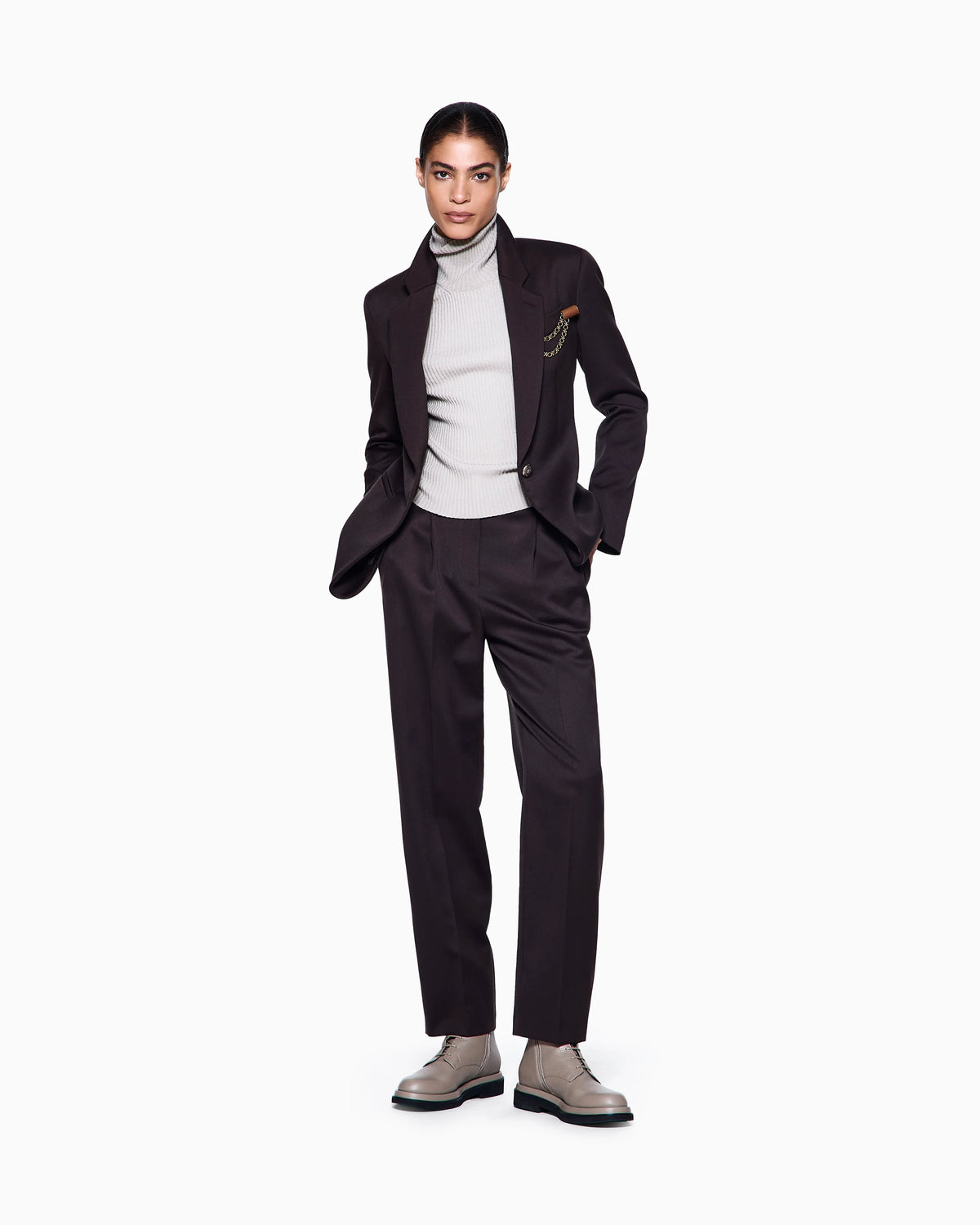 Single-darted wool trousers