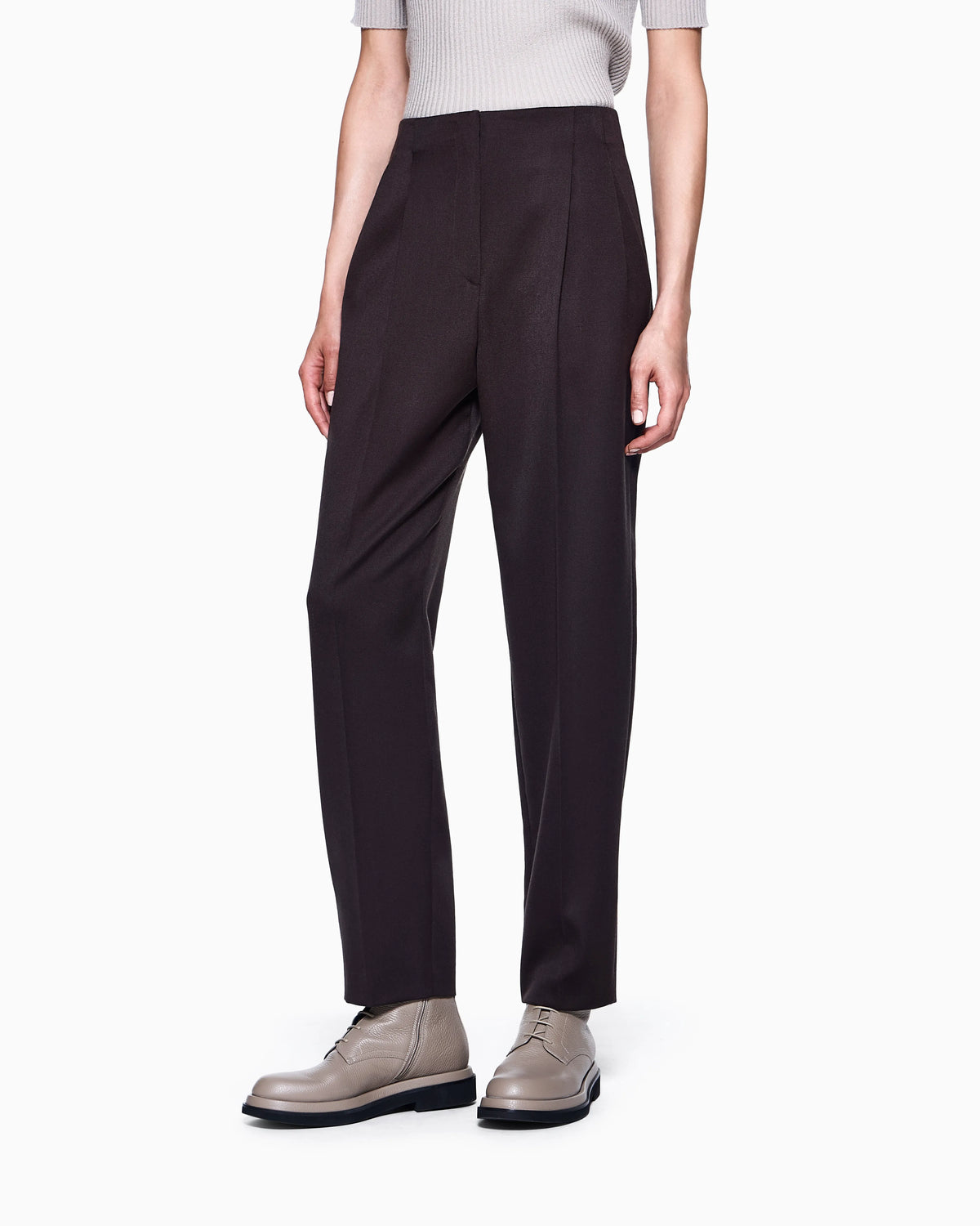 Single-darted wool trousers