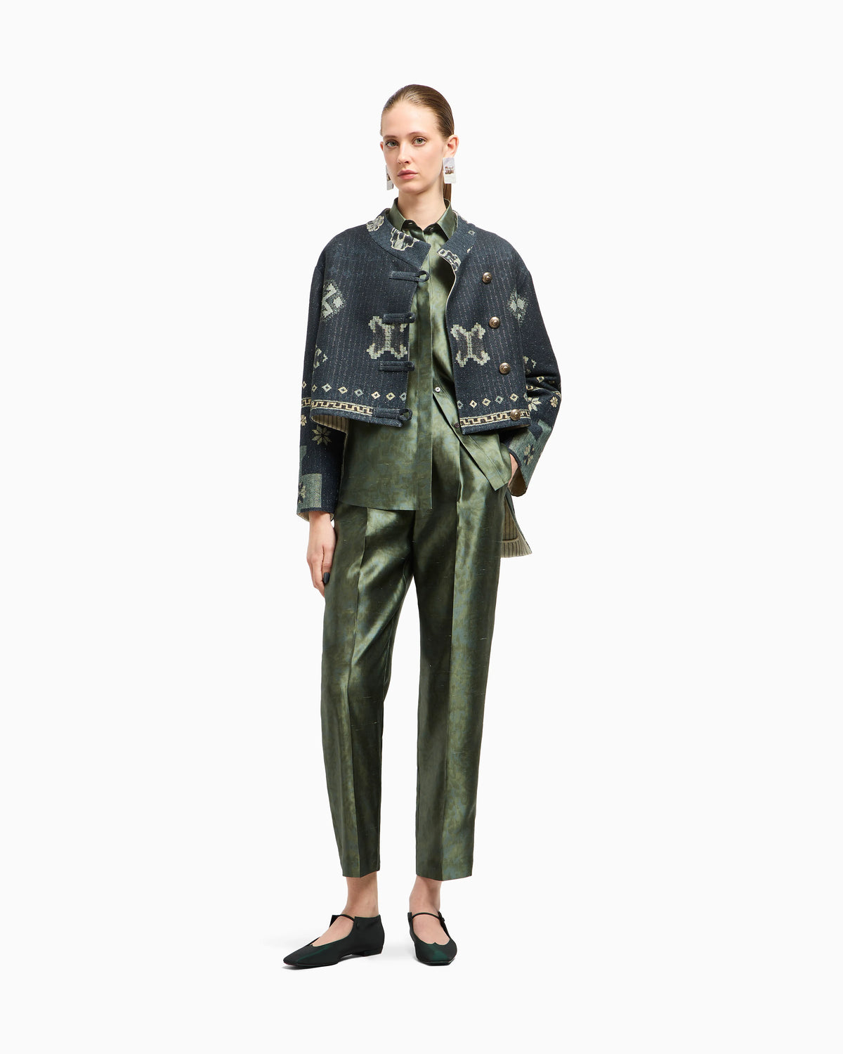 Single-pleat trousers in printed silk-shantung