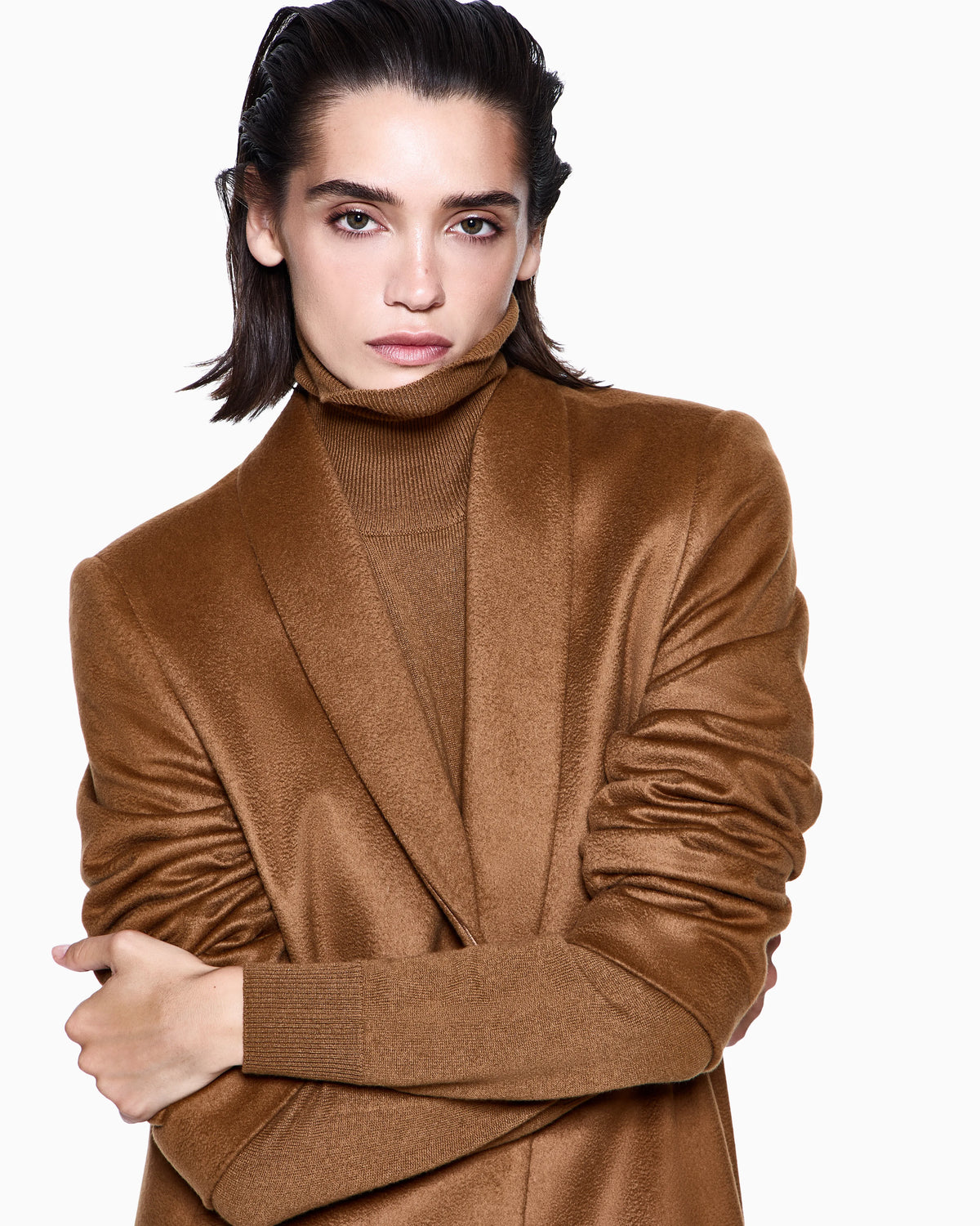 Long single-breasted coat in vicuña wool