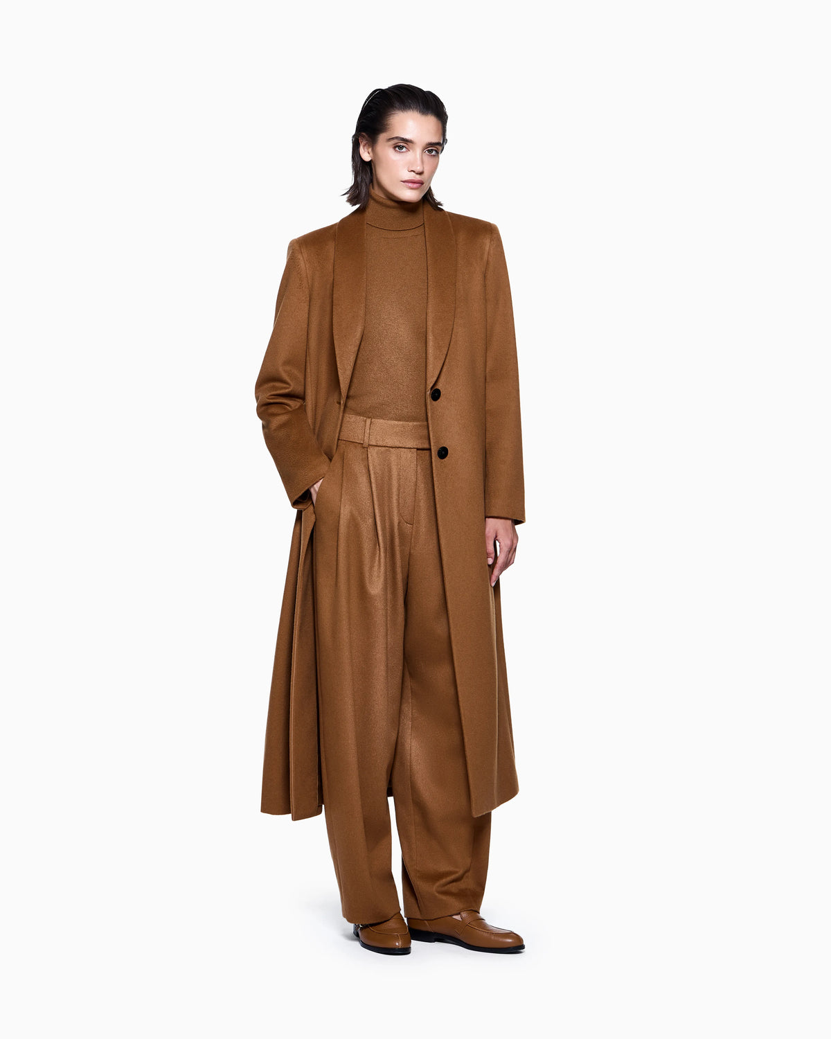 Long single-breasted coat in vicuña wool