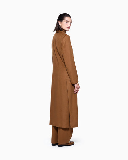 Long single-breasted coat in vicuña wool