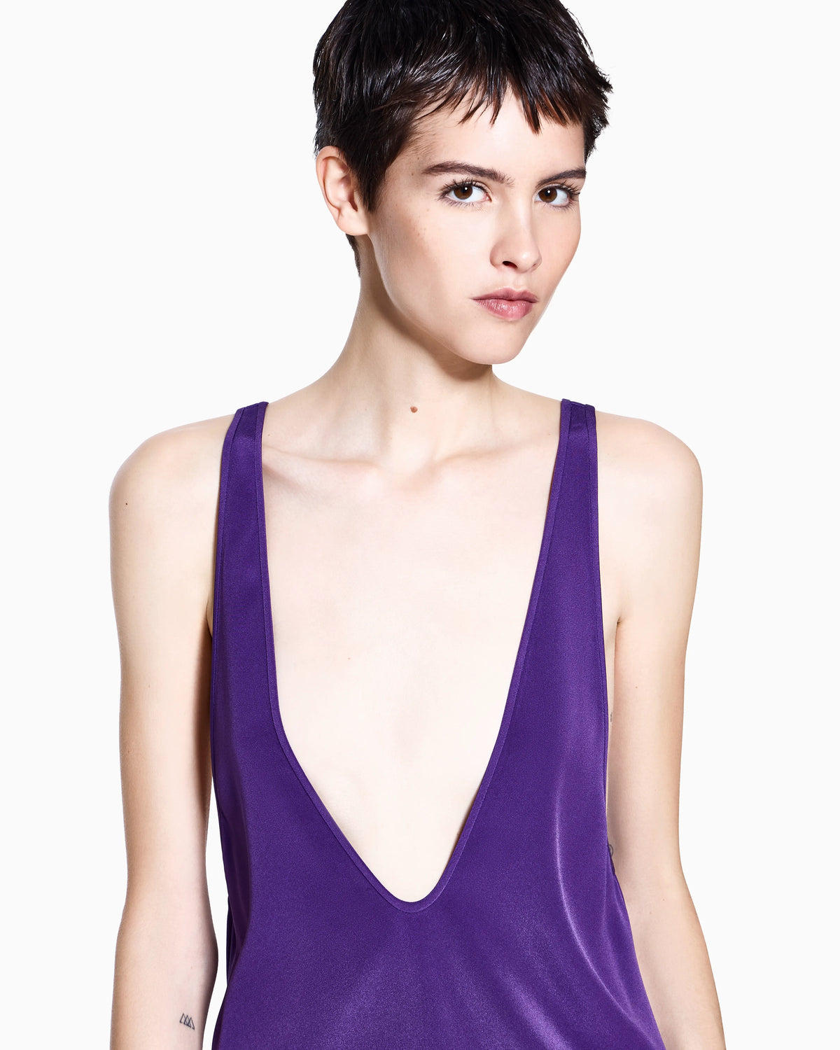 Silk blend crêpe short top
