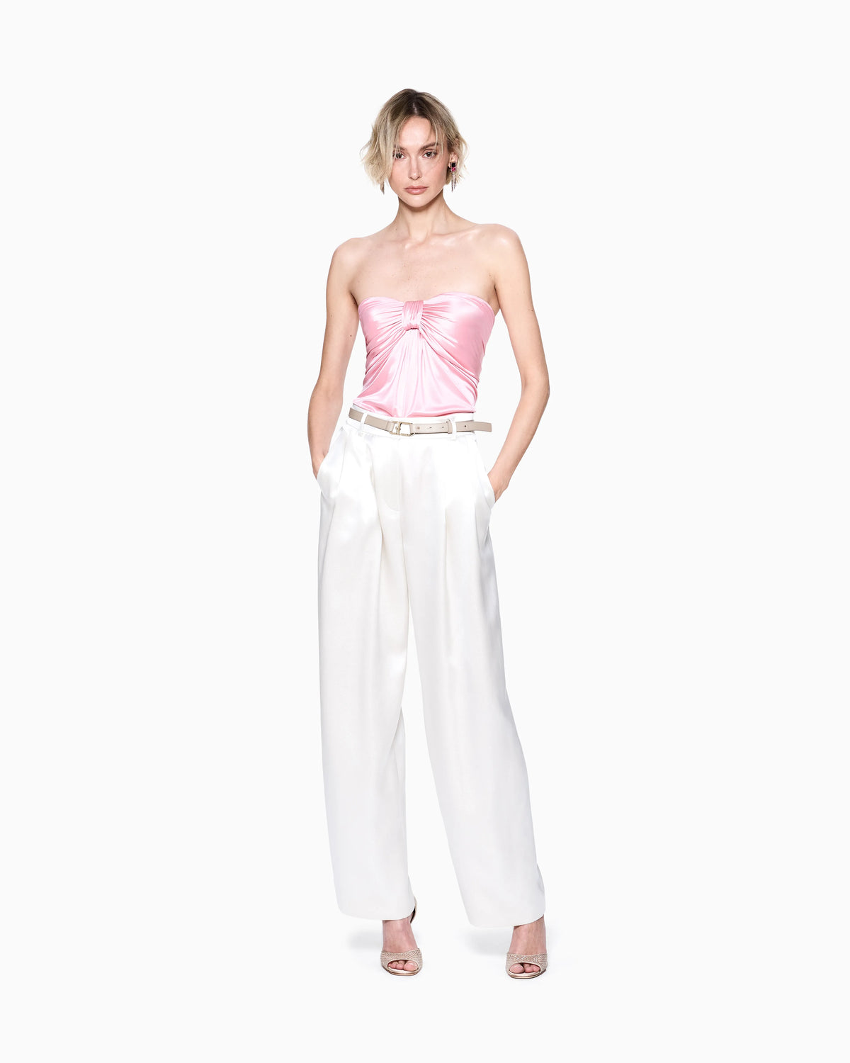 Trousers with pleats in silk satin