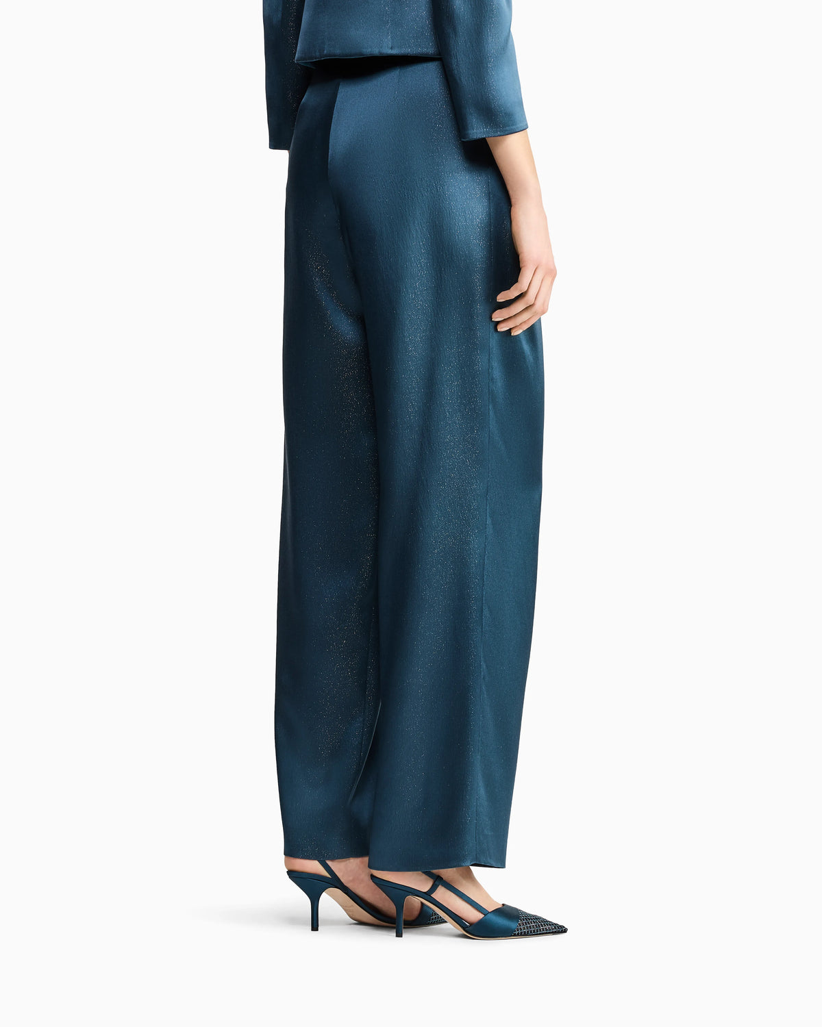Trousers with pleats in silk satin