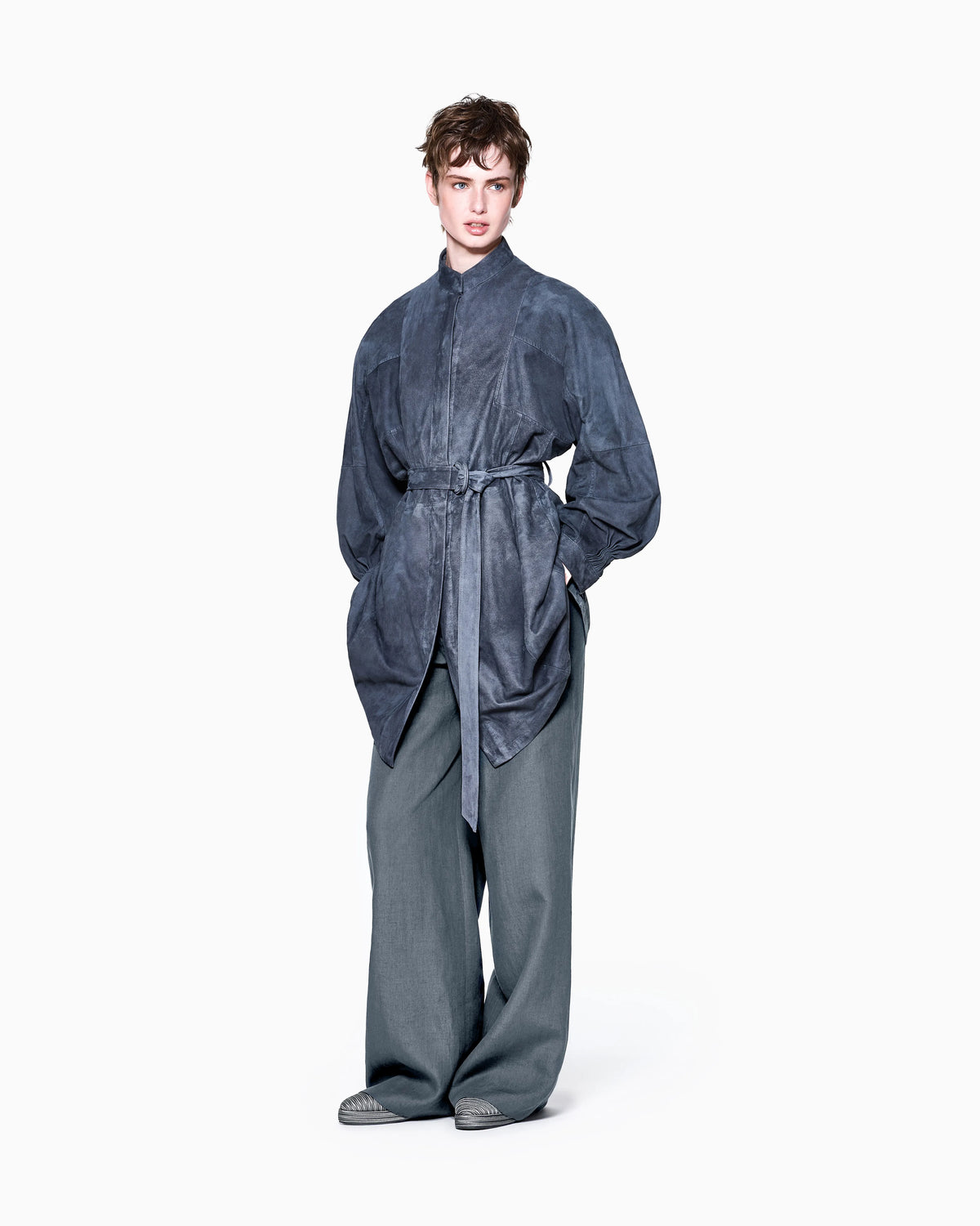 Wide-legged linen trousers