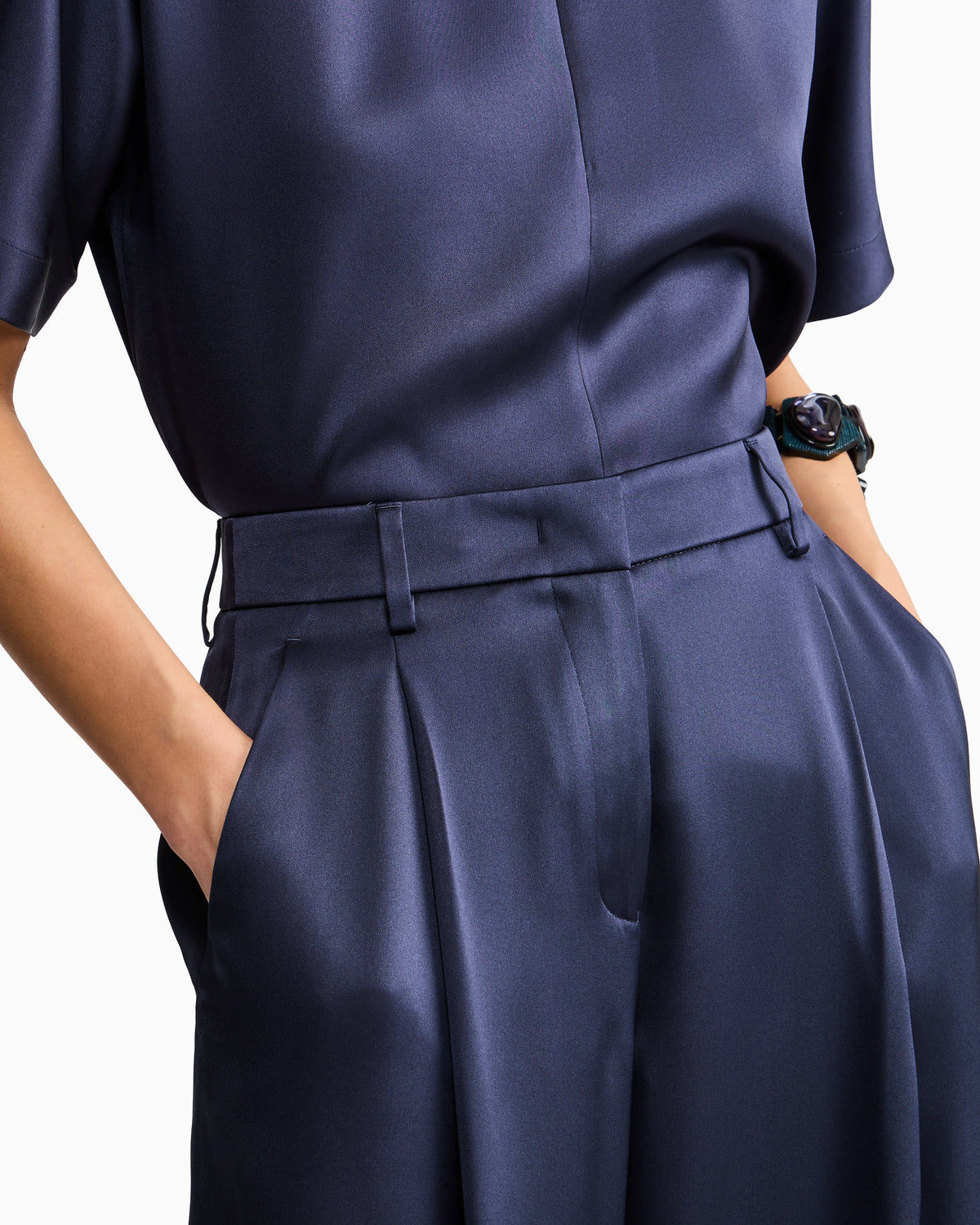 Silk double satin single-pleat trousers