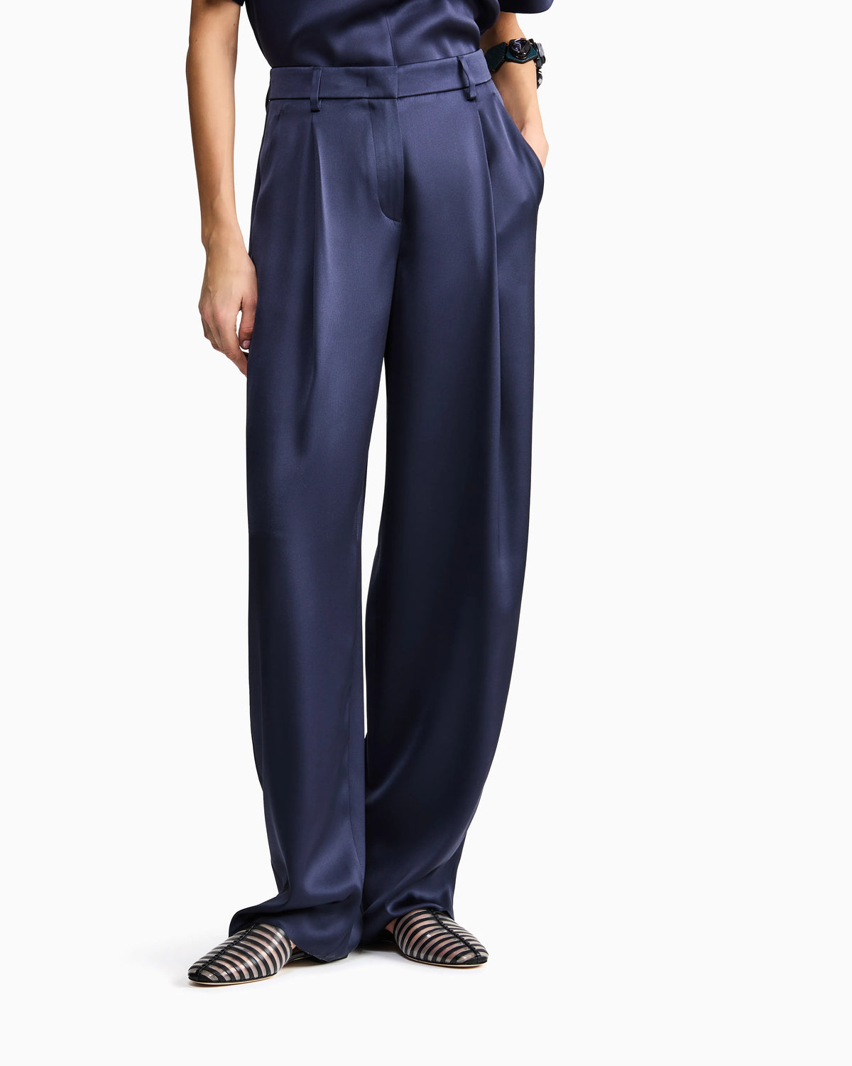 Silk double satin single-pleat trousers