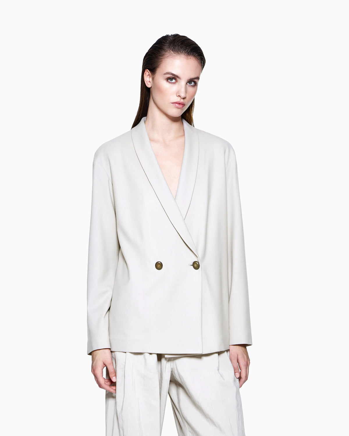 Double-breasted jacket in fluid wool