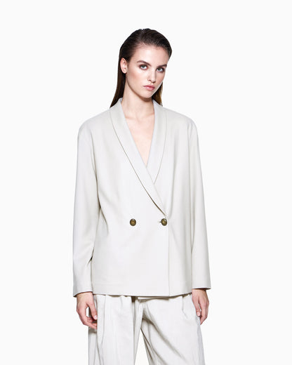 Double-breasted jacket in fluid wool