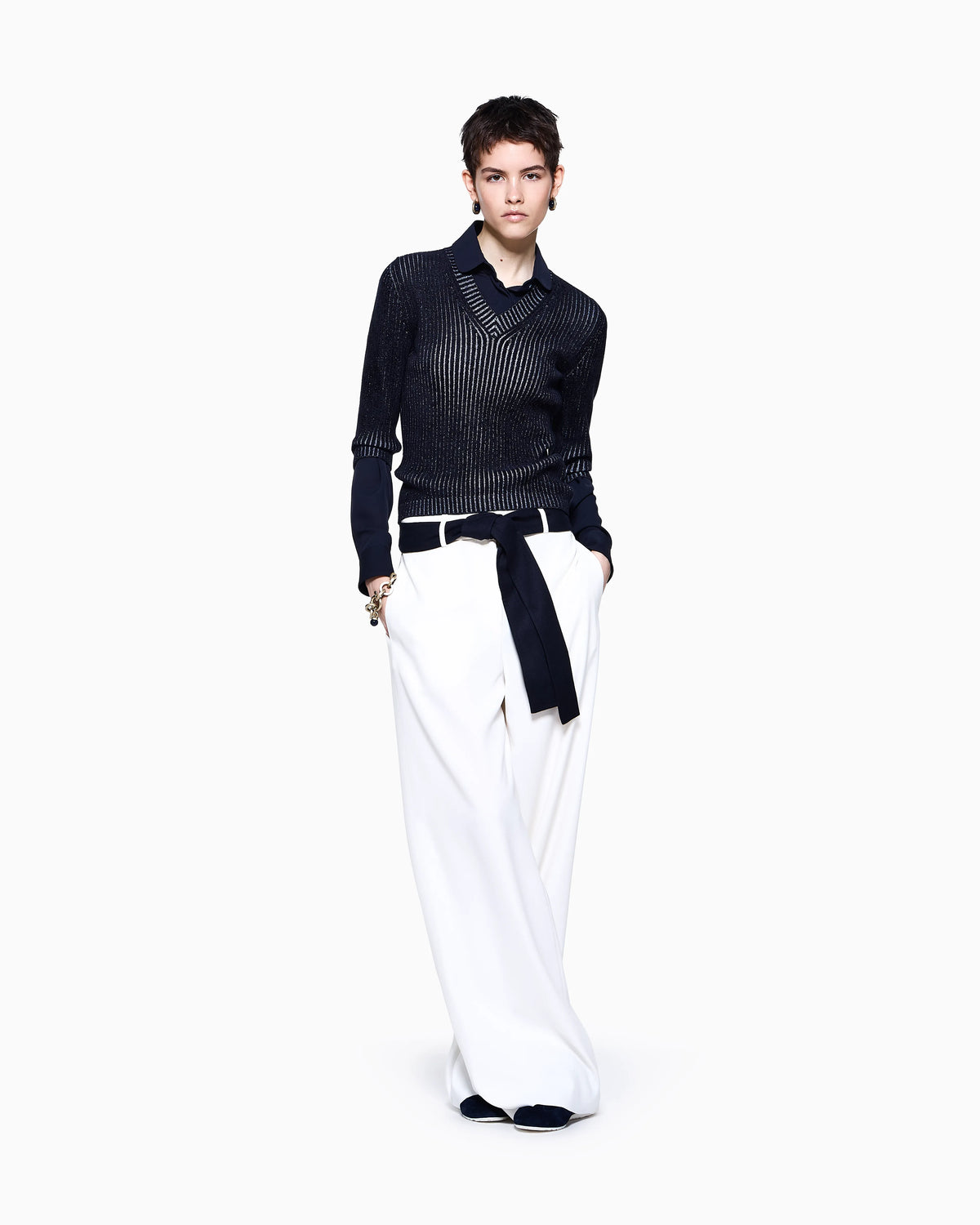 V-neck jumper in ribbed virgin wool and viscose Icon