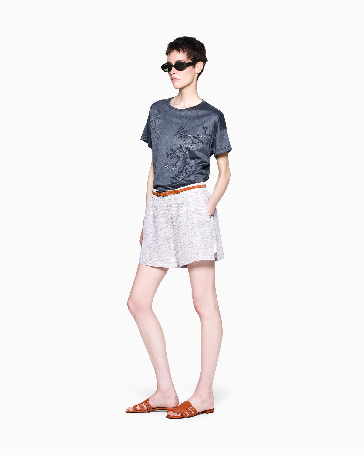 Shorts in a viscose and linen mouliné knit