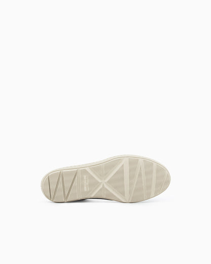 Lace-up sneaker in velour suede with rubber sole