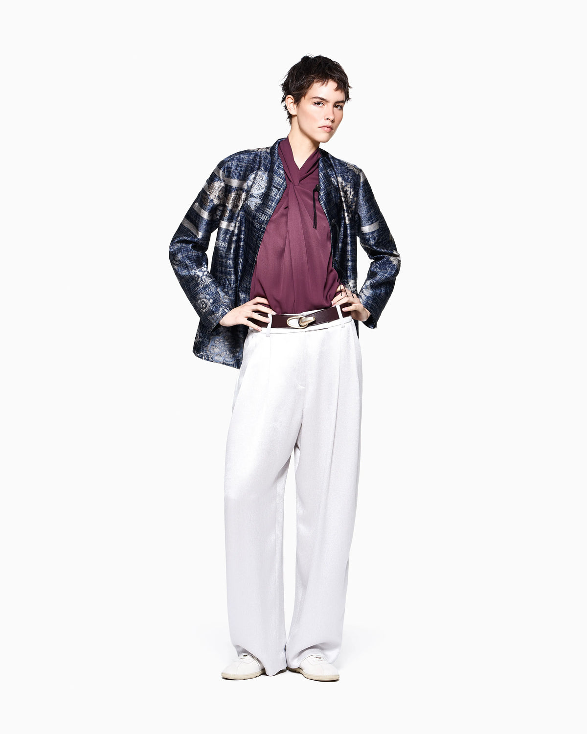 Floral jacquard blazer with a guru collar and tassel button