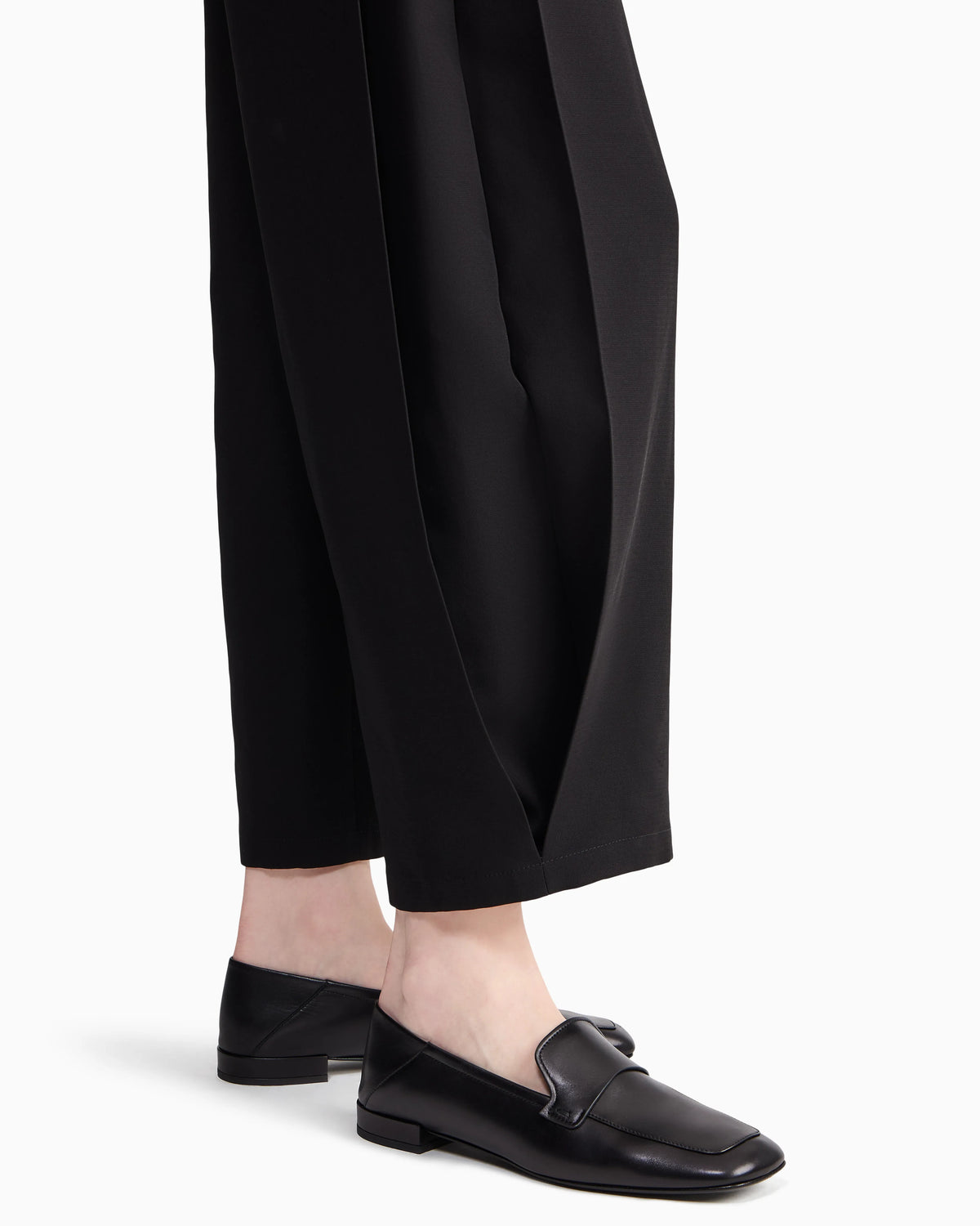 Flat front trousers in silk cady with a hidden side pleat