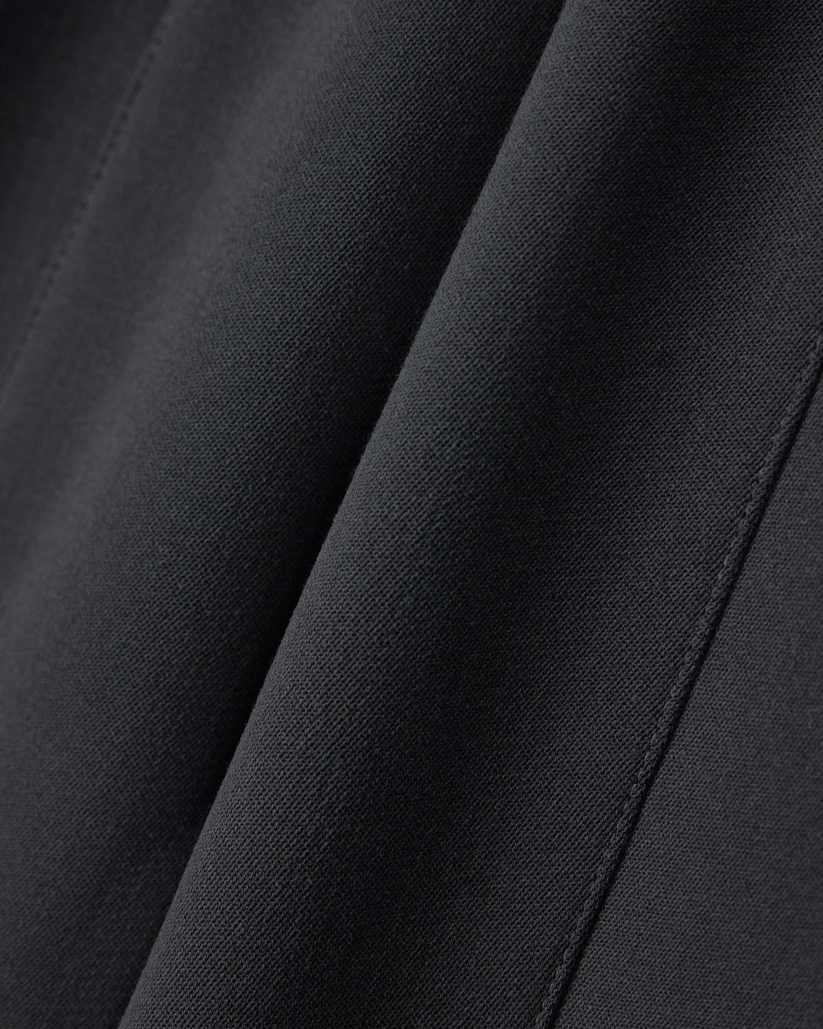 Pull-on trousers in stretch wool with pockets
