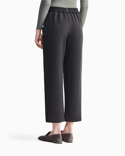 Pull-on trousers in stretch wool with pockets