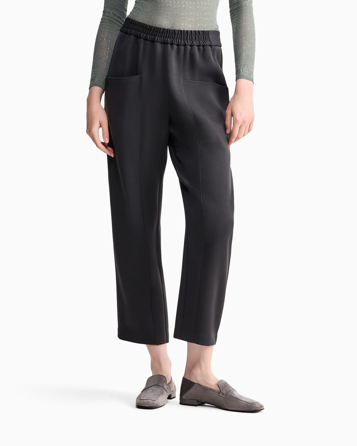Pull-on trousers in stretch wool with pockets