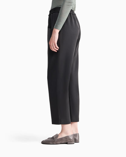 Pull-on trousers in stretch wool with pockets