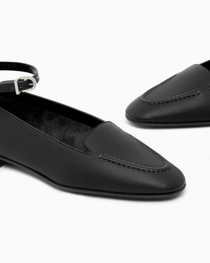 Ballet flat in leather with a leather sole