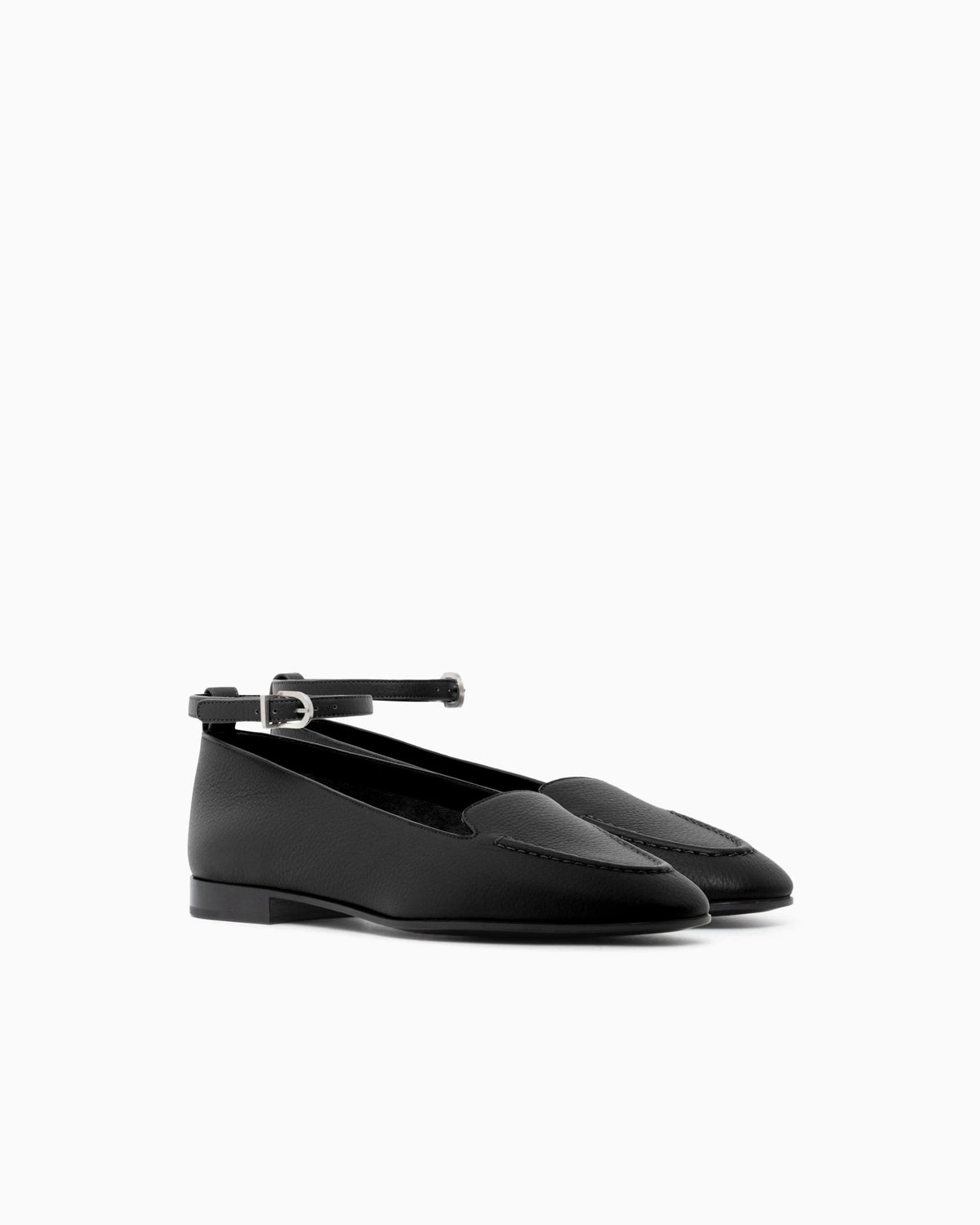 Ballet flat in leather with a leather sole